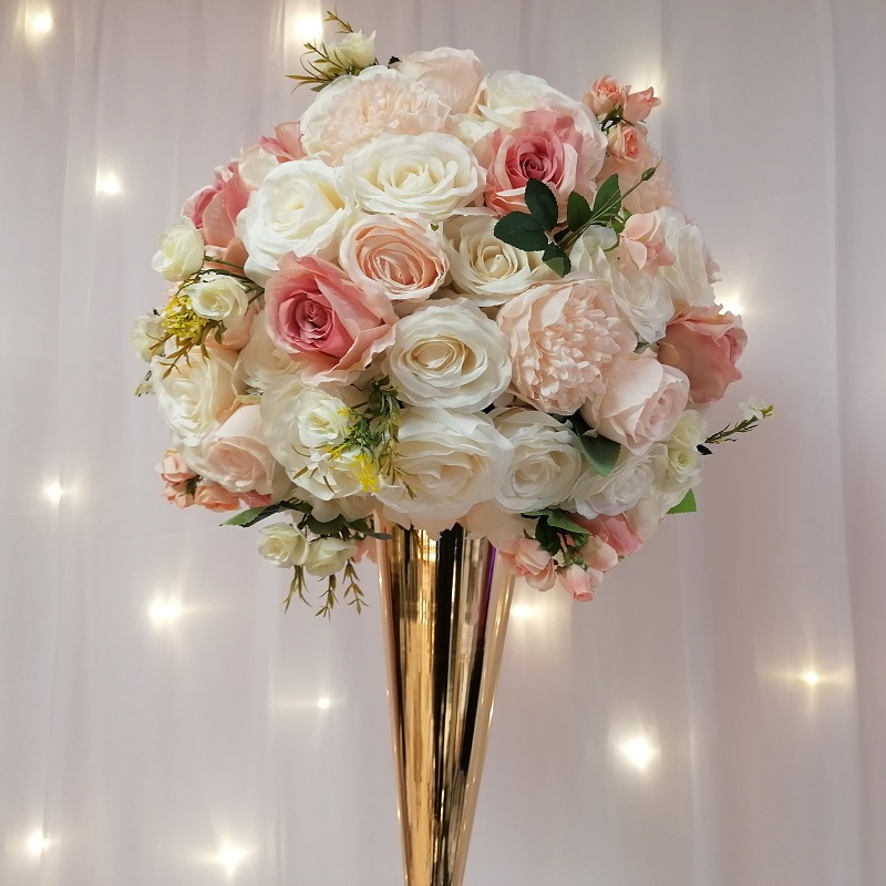 Location boule de fleurs Lovely Blanc et rose D60cm - Clauday Evénements