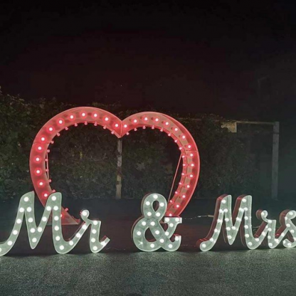 Location Grandes Lettres "Mr & Mrs" lumineux H1m20 -Nouvelle génération